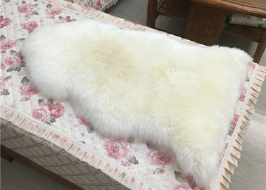 Chiny Real Sheepskin Rug Pojedynczy Pelt Off Białe Próbki Zasilania Kolor 90 * 60cm Ekologiczne dostawca