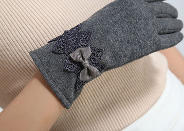 Chiny Ladies dostosowane damskie mody rękawiczki z mikroczerwonego materiału do ekranów iPhone dostawca